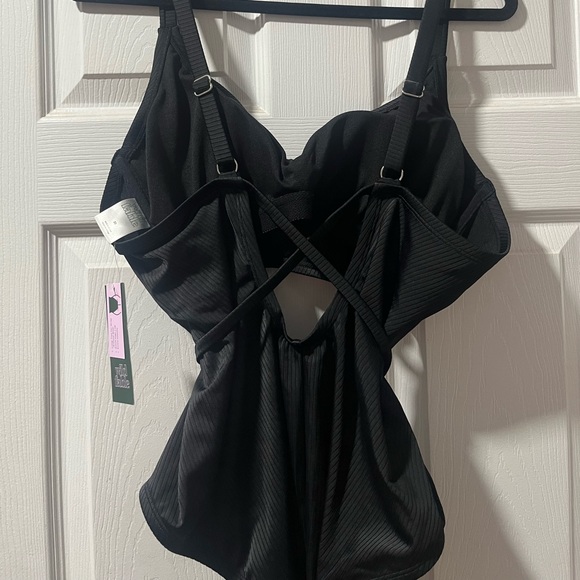 Wild Fable Cut Out Swimsuit - Picture 8 of 10
